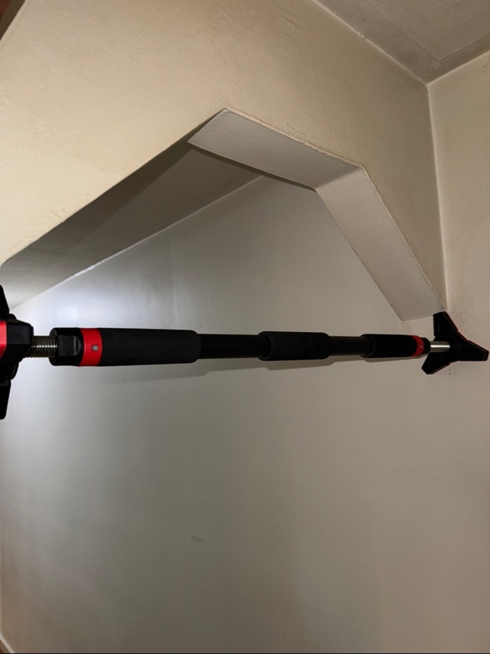 Autofill Adjustable Tension Pull-Up Bar with neutral banana hand grips